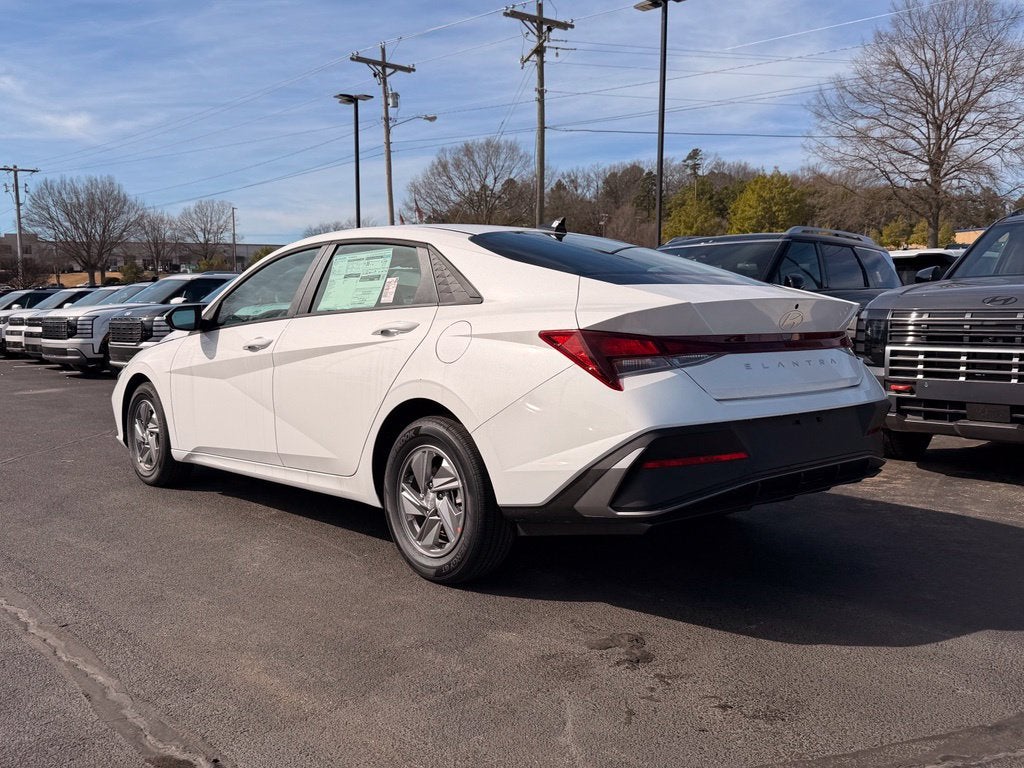 2026 Hyundai ELANTRA SE