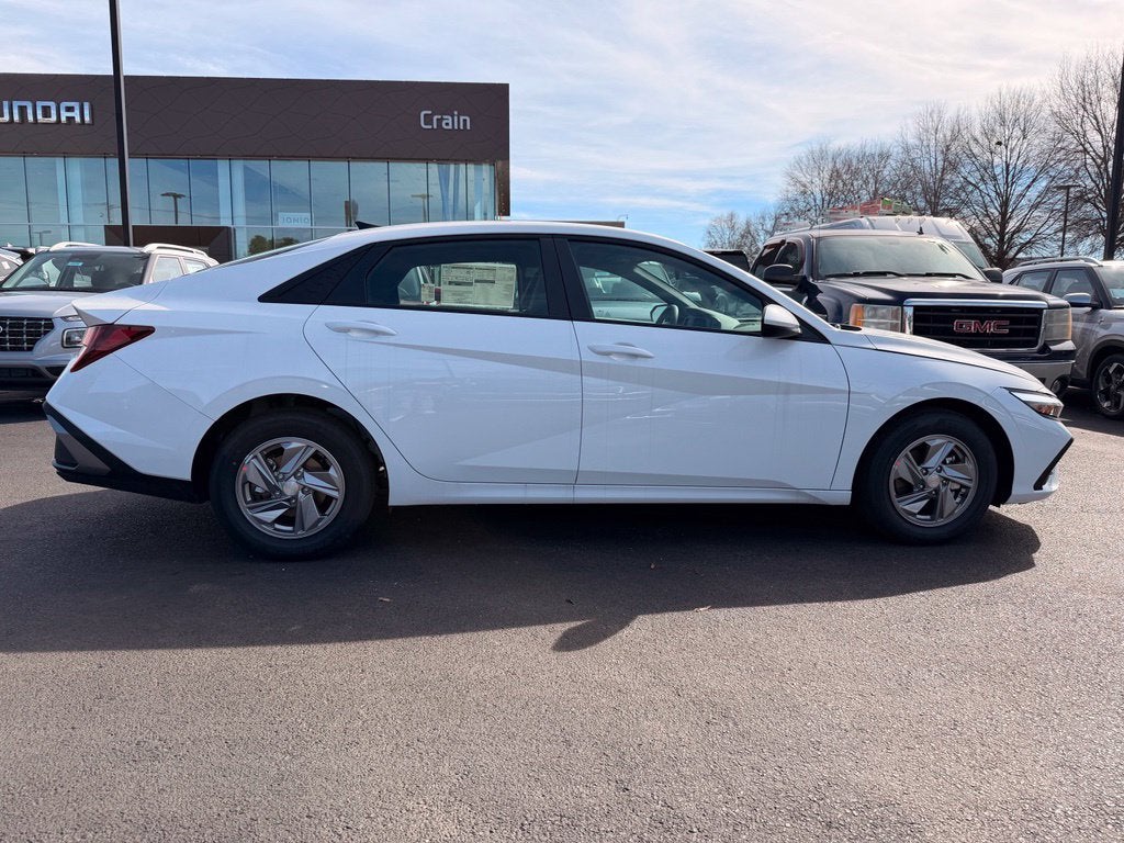 2026 Hyundai ELANTRA SE