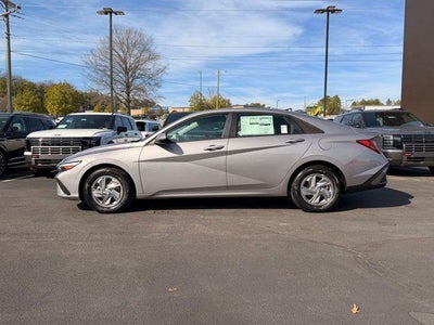 2026 Hyundai ELANTRA SE