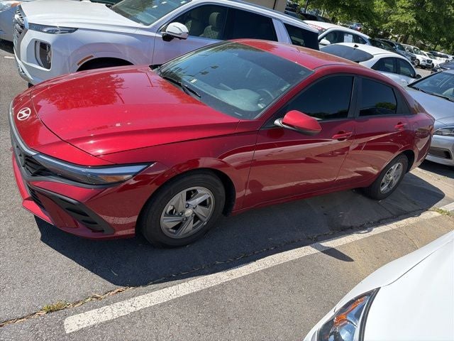 2025 Hyundai ELANTRA SE