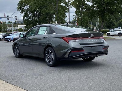 2025 Hyundai ELANTRA Limited