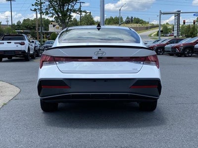 2025 Hyundai ELANTRA SEL Convenience
