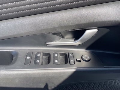 2025 Hyundai ELANTRA SEL Convenience Moonroof, Clean Carfax, One Owner