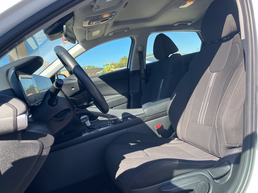 2025 Hyundai ELANTRA SEL Convenience Moonroof, Clean Carfax, One Owner