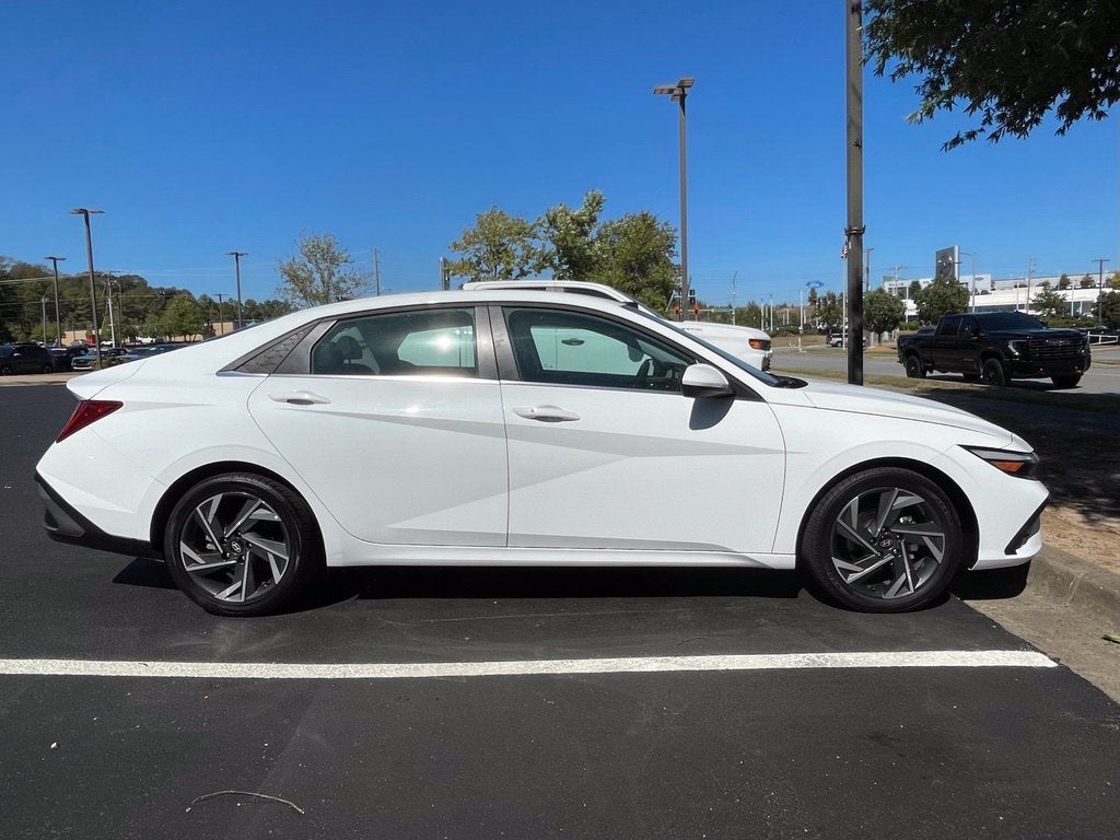 2025 Hyundai ELANTRA SEL Convenience Moonroof, Clean Carfax, One Owner