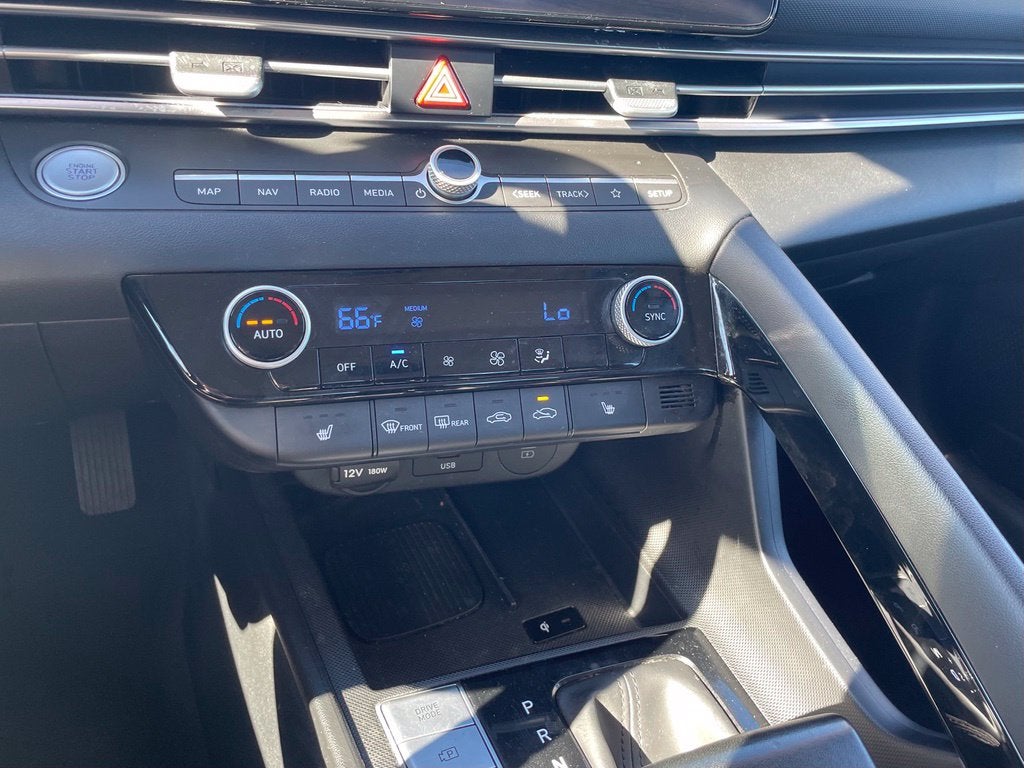 2025 Hyundai ELANTRA SEL Convenience Moonroof, One Owner