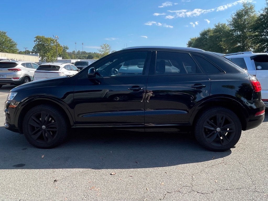 2017 Audi Q3 2.0T Premium, Pano Roof, Leather quattro
