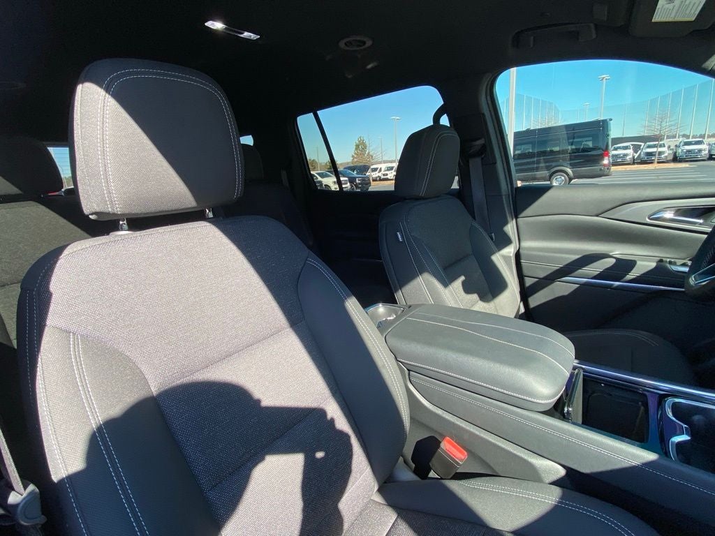 2024 Chevrolet Traverse LS