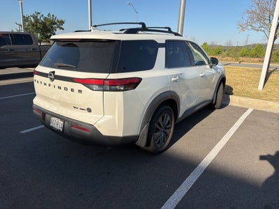 2022 Nissan Pathfinder SV