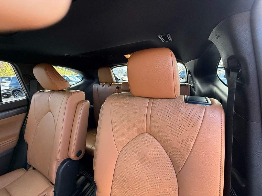 2021 Toyota Highlander Hybrid Platinum