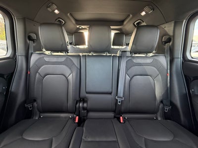 2024 Land Rover Defender 130 X-Dynamic SE
