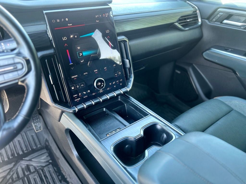 2025 GMC Acadia AT4 - AWD - PANO ROOF - ONE OWNER