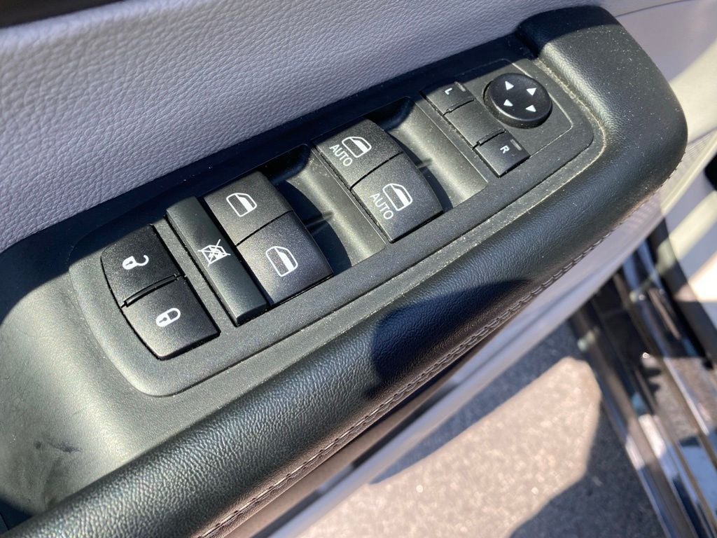 2020 Chrysler Voyager LX