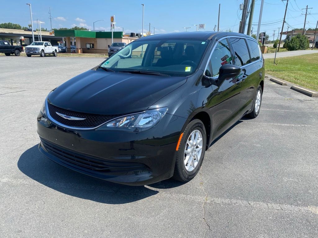 2020 Chrysler Voyager LX