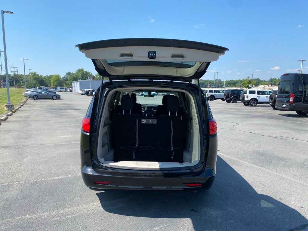 2020 Chrysler Voyager LX