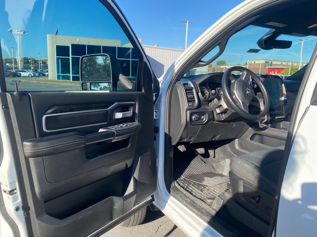 2024 RAM 3500 Big Horn - 4WD - 6.7L CUMMINS