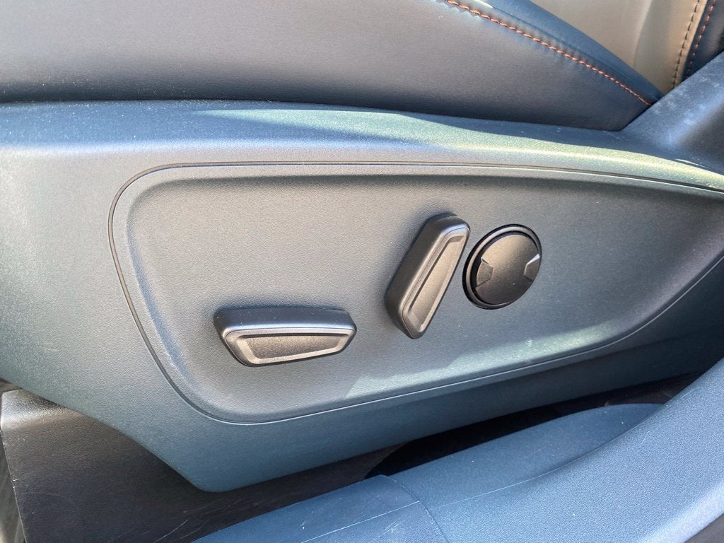 2025 Ford Maverick Lariat - AWD - BLACK PACKAGE - 2.5L HYBRID