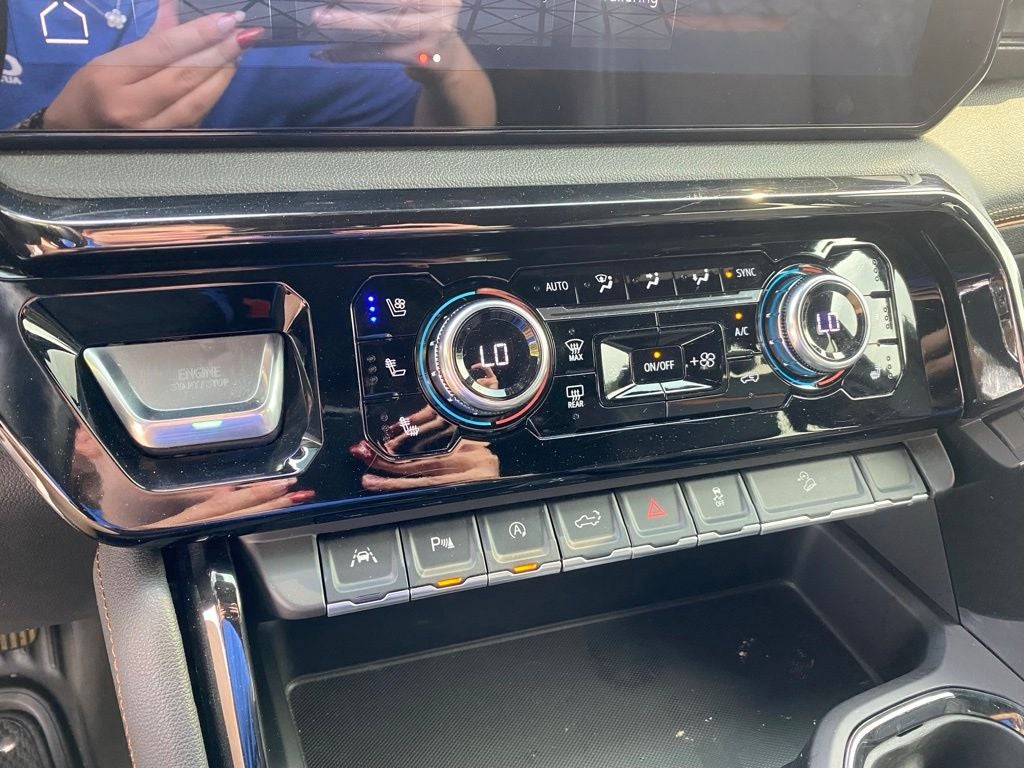 2025 GMC Sierra 1500 AT4 - TECH PKG - ONE OWNER - SUNROOF