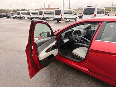 2025 Hyundai ELANTRA Limited