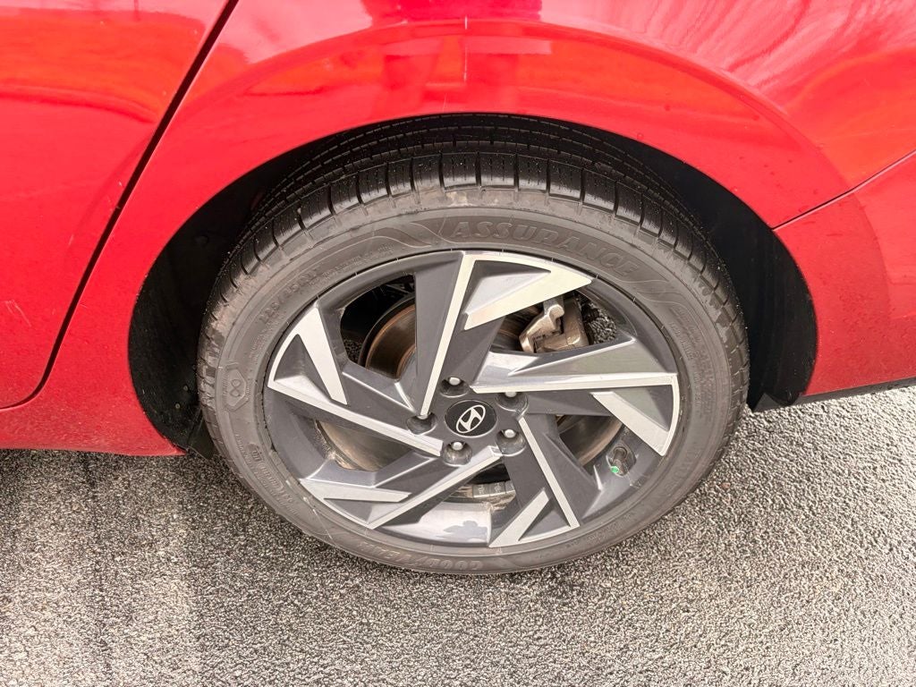 2025 Hyundai ELANTRA Limited