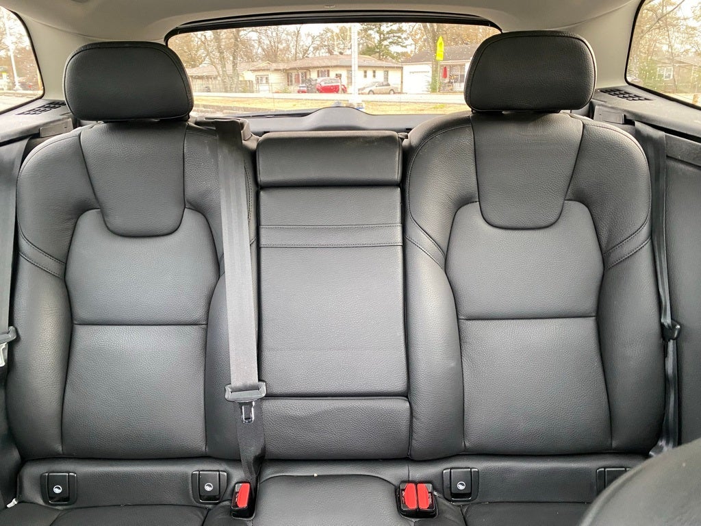 2021 Volvo XC60 T5 Momentum