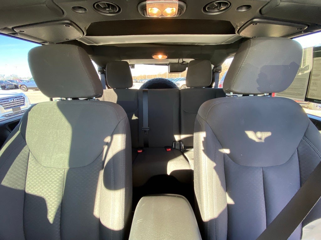 2017 Jeep Wrangler Unlimited Sport LIFT WHEELS AND TIRES GREAT CONDITION