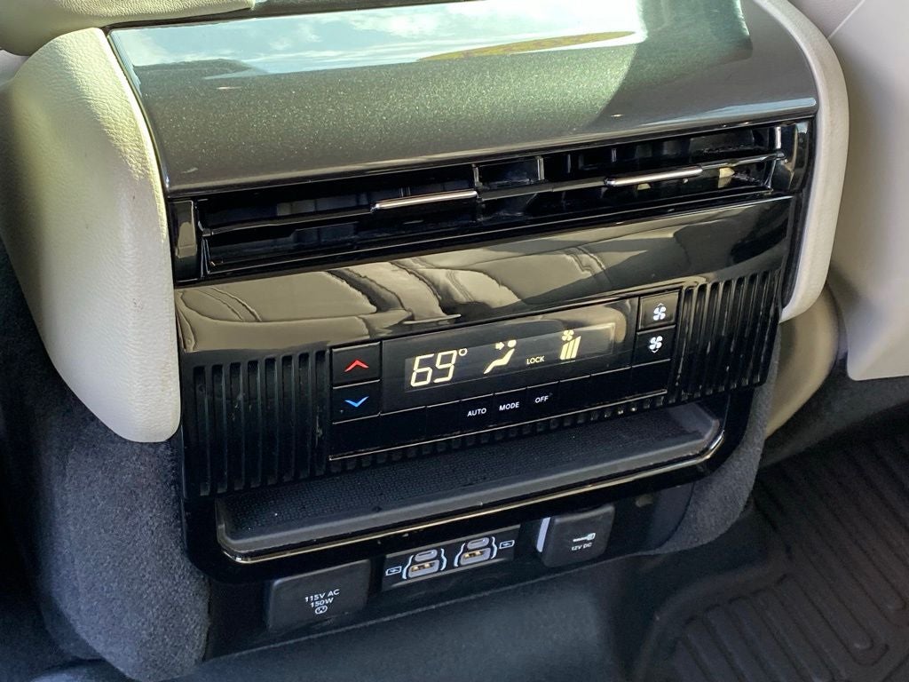 2024 Jeep Wagoneer Base