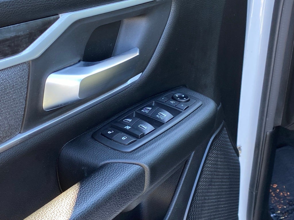 2021 RAM 1500 Big Horn/Lone Star NIGHT EDITION, HEATED SEATS, LOADED