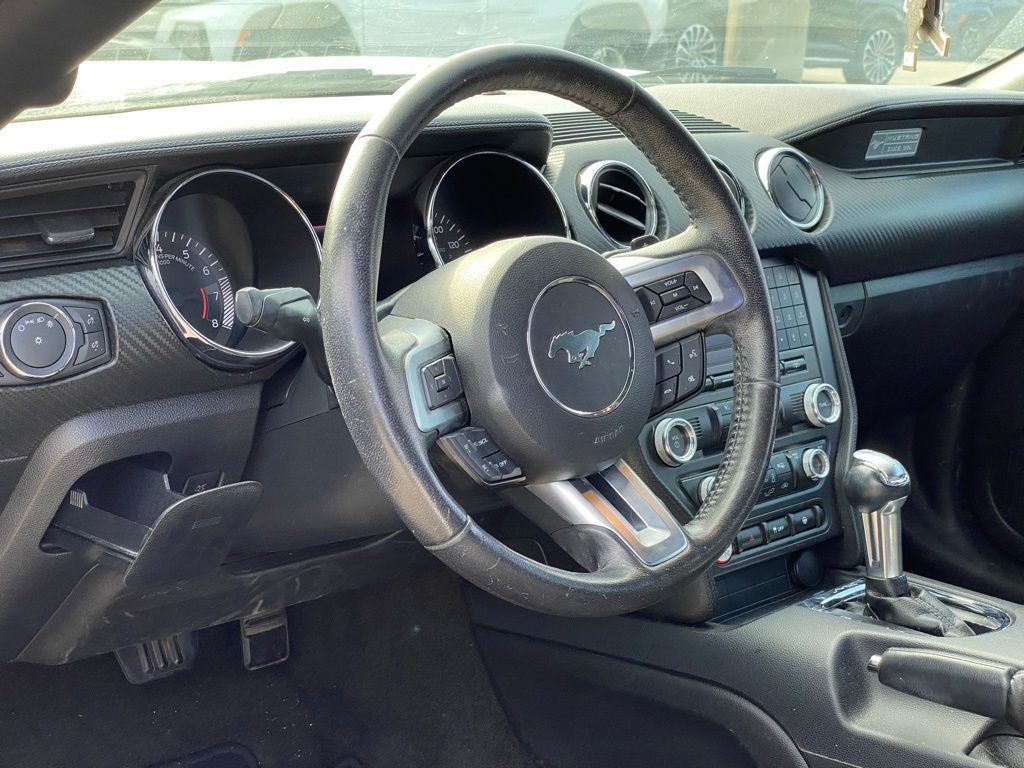 2016 Ford Mustang V6