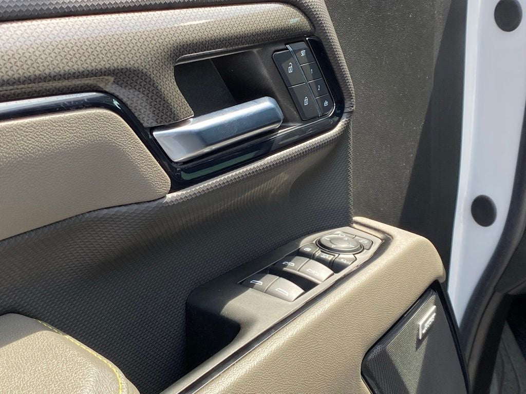 2024 Chevrolet Silverado 2500HD ZR2 - Photo 11