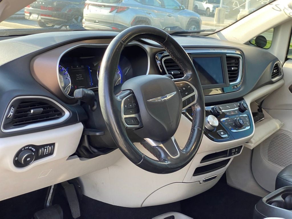 2019 Chrysler Pacifica Touring L - Photo 10