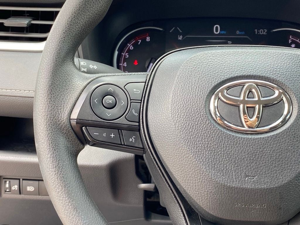 2024 Toyota RAV4 XLE - Photo 14