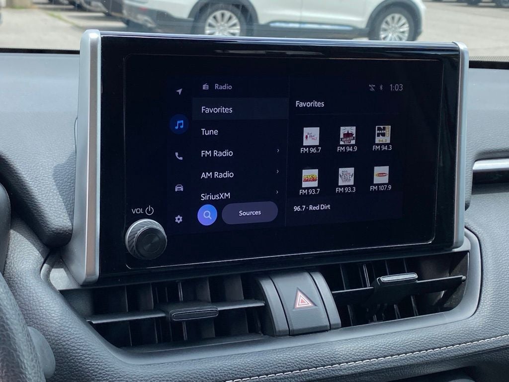 2024 Toyota RAV4 XLE - Photo 17