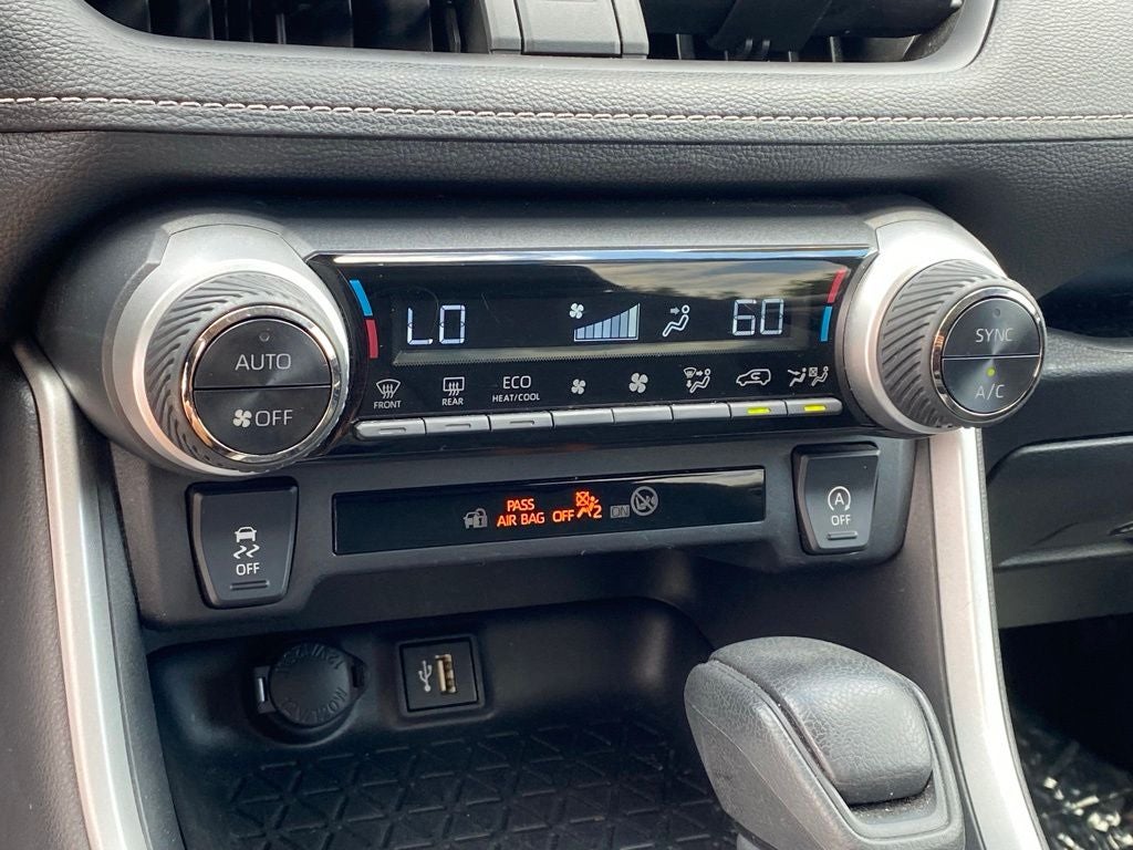 2024 Toyota RAV4 XLE - Photo 20