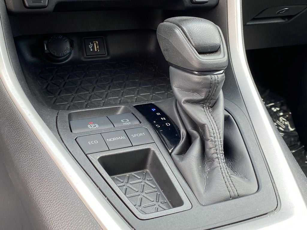 2024 Toyota RAV4 XLE - Photo 22