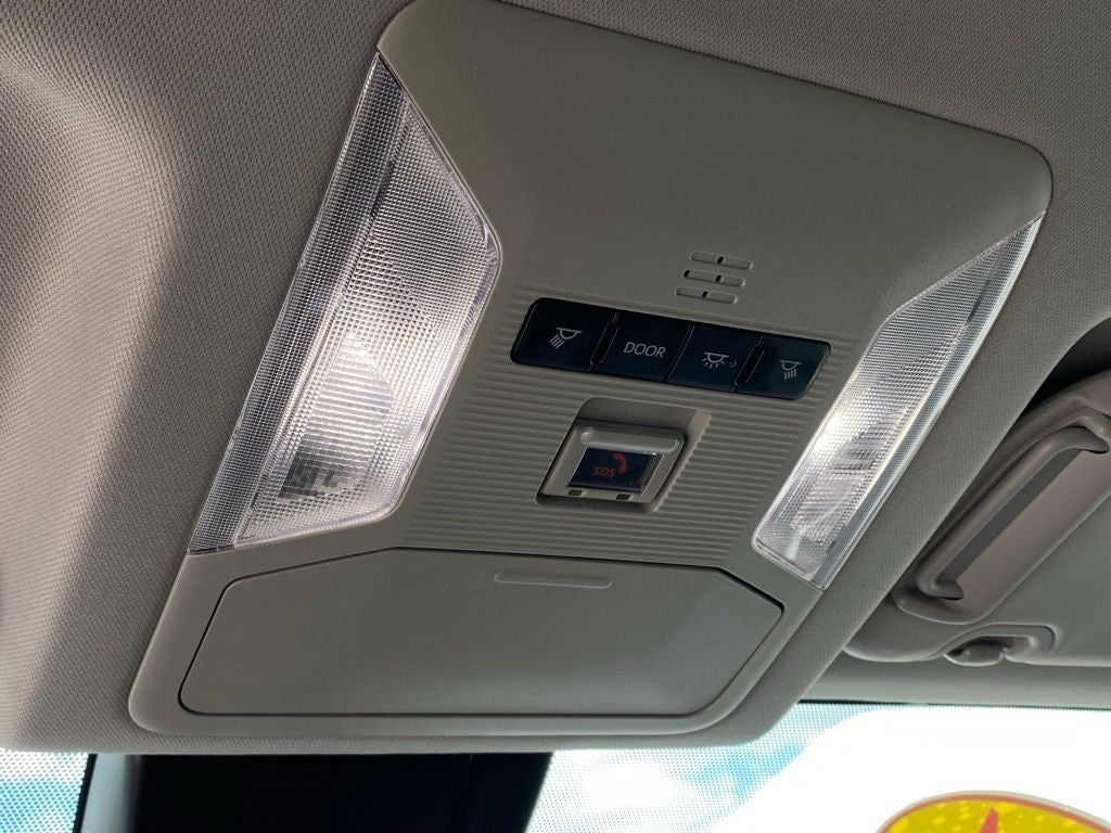 2024 Toyota RAV4 XLE - Photo 23