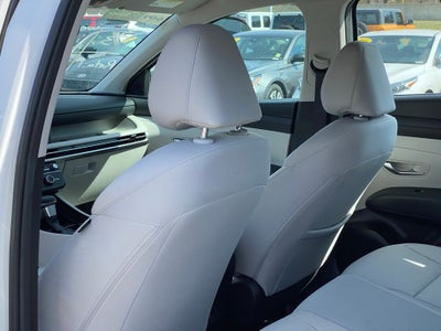 2025 Hyundai TUCSON SE