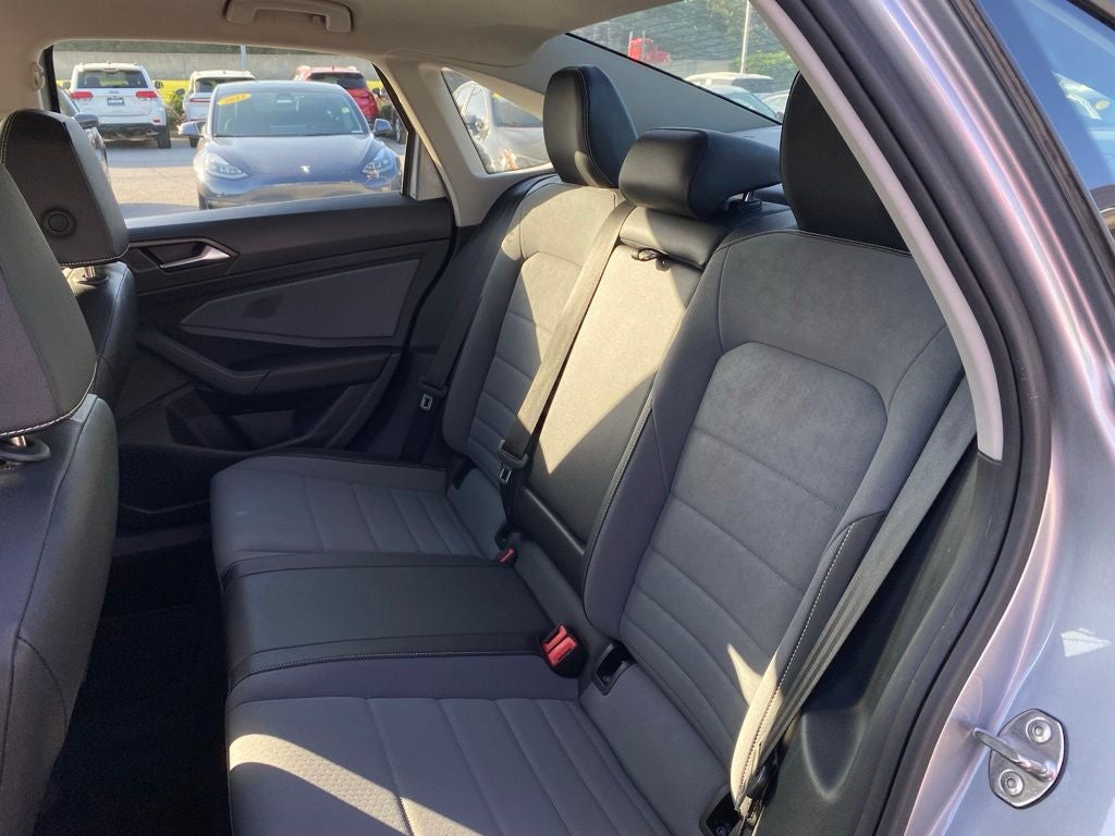 2025 Volkswagen Jetta SE - Photo 24