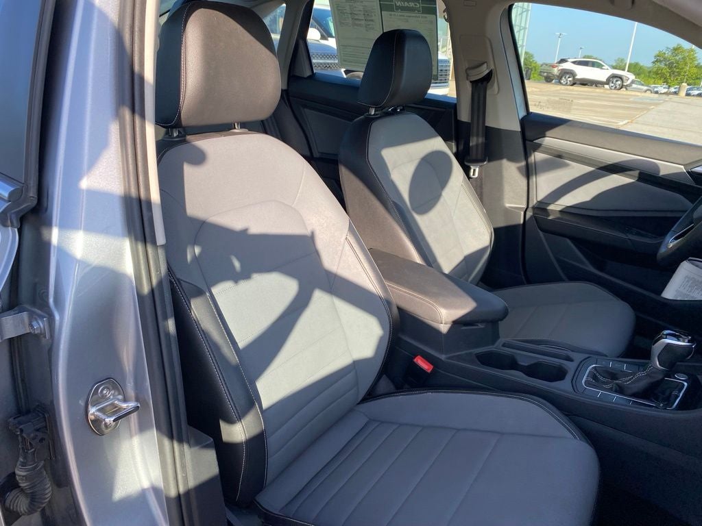2025 Volkswagen Jetta SE - Photo 27