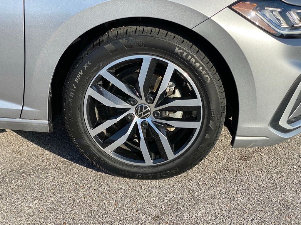 2025 Volkswagen Jetta SE - Photo 29