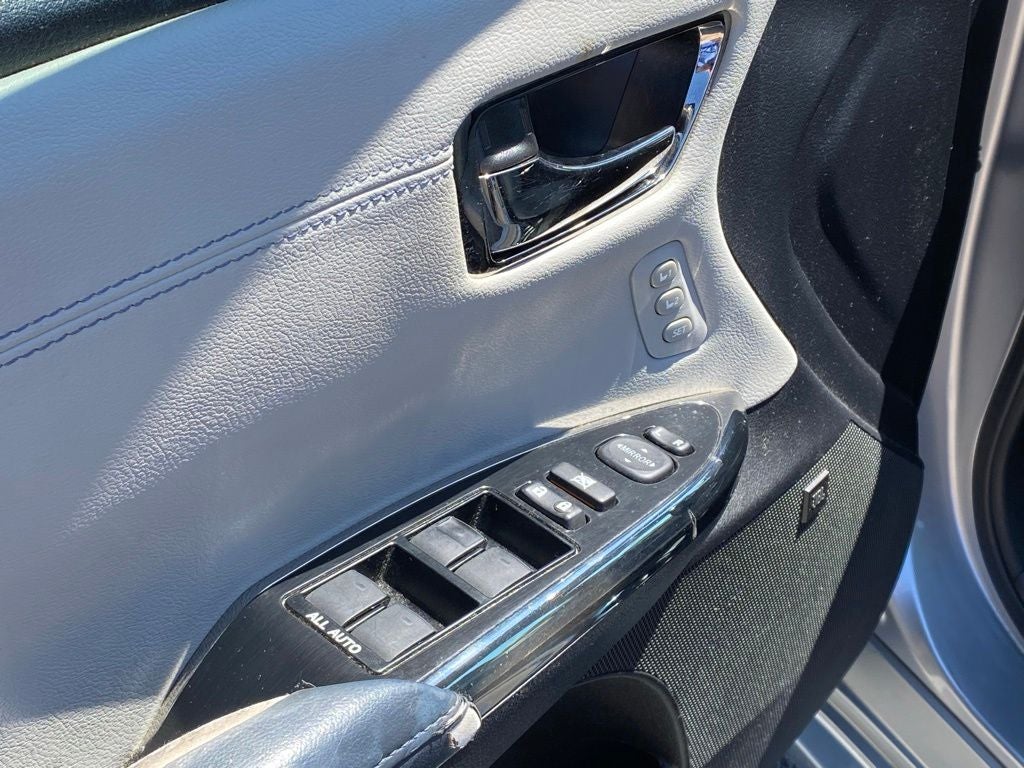 2015 Toyota Avalon Limited Hybrid - Photo 10