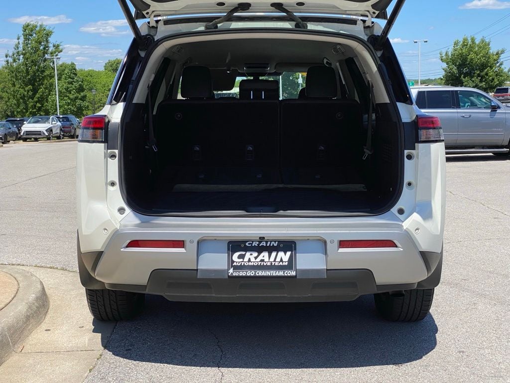 2022 Nissan Pathfinder SL