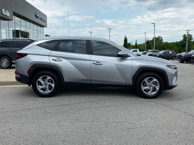 2022 Hyundai TUCSON SE