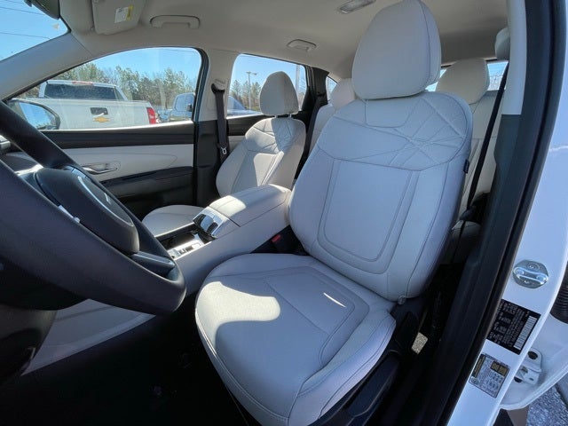 2025 Hyundai TUCSON SE FWD