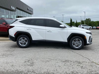 2026 Hyundai TUCSON SE FWD