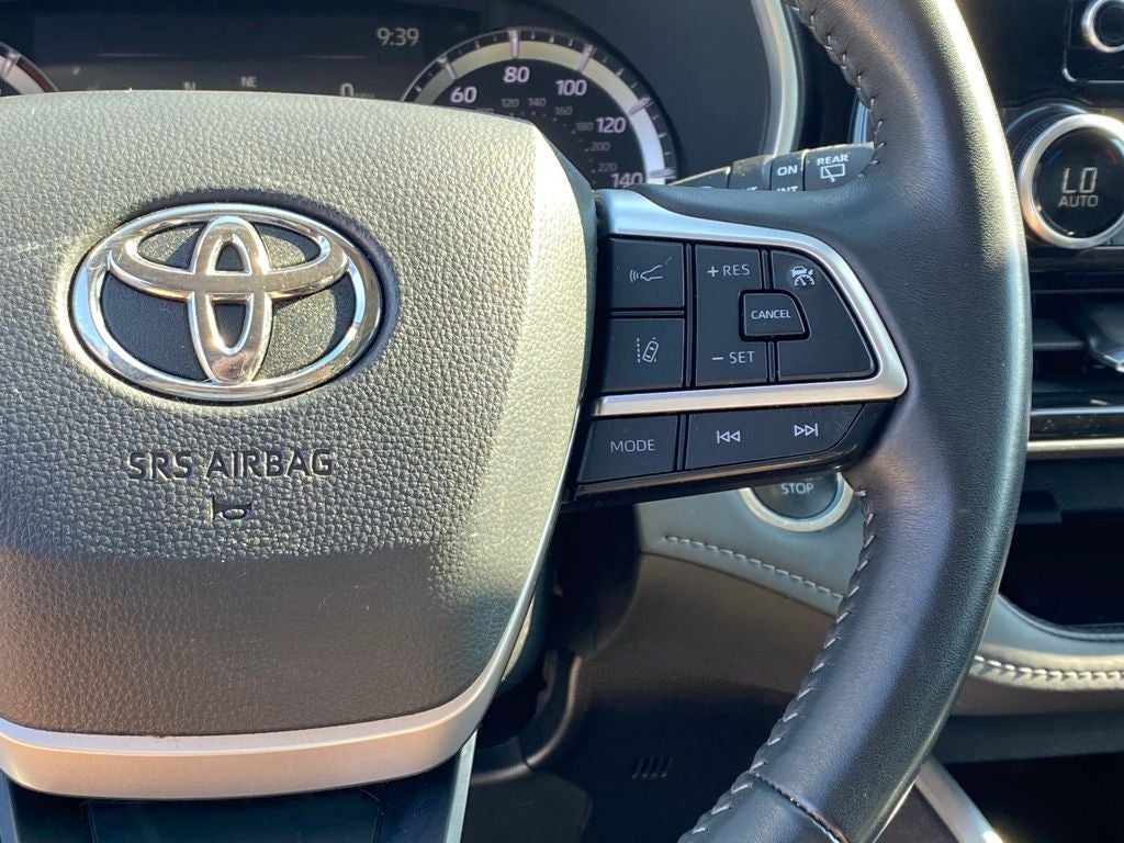 2025 Toyota Highlander XLE