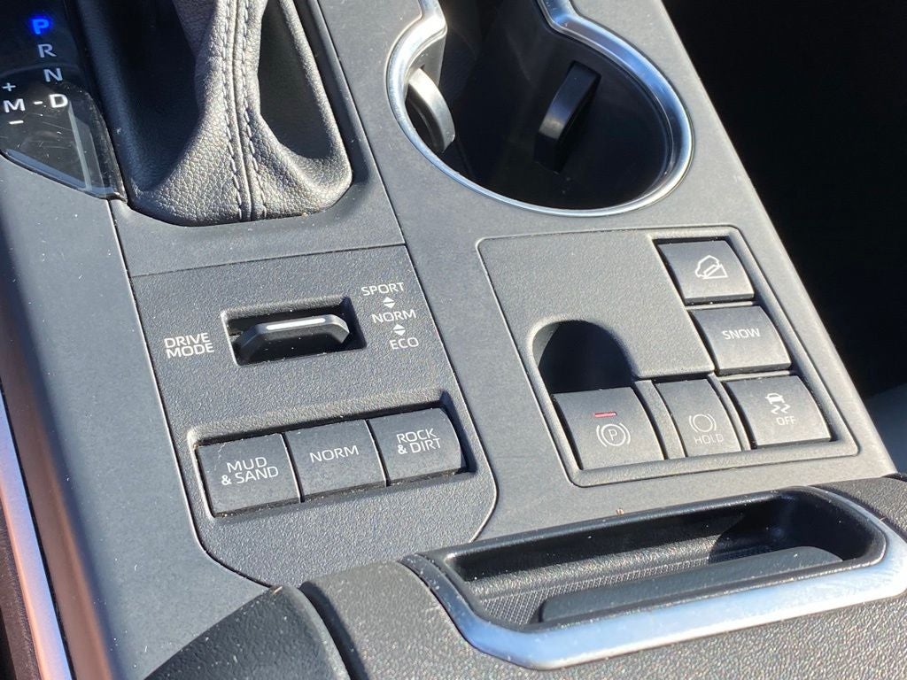 2025 Toyota Highlander XLE