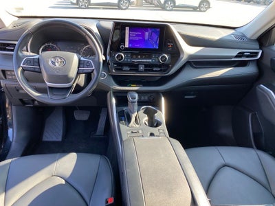 2025 Toyota Highlander XLE