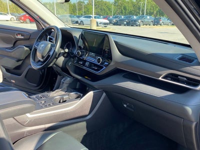 2025 Toyota Highlander XLE
