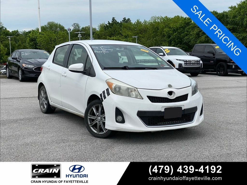 2014 Toyota Yaris SE 5-Door Liftback AT's photo